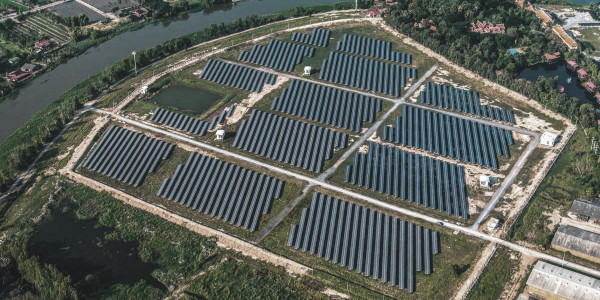 Inspección industrial solar con drones en Almería