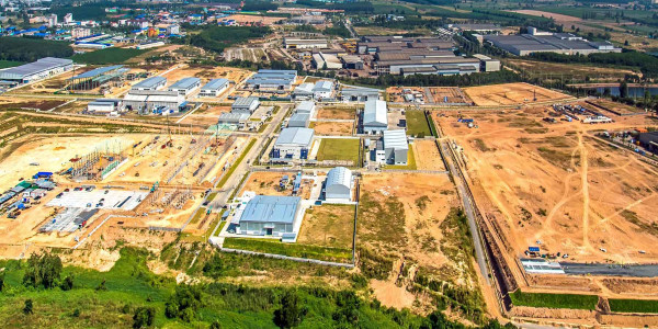 Inspección industrial de instalaciones con drones en Almería